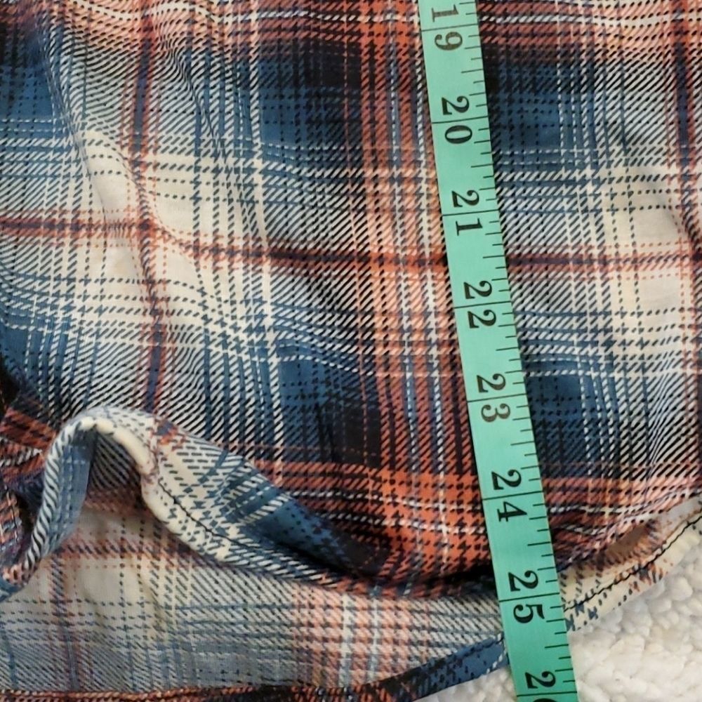 Eden & Olivia woman plaid button down top - Picture 11 of 11